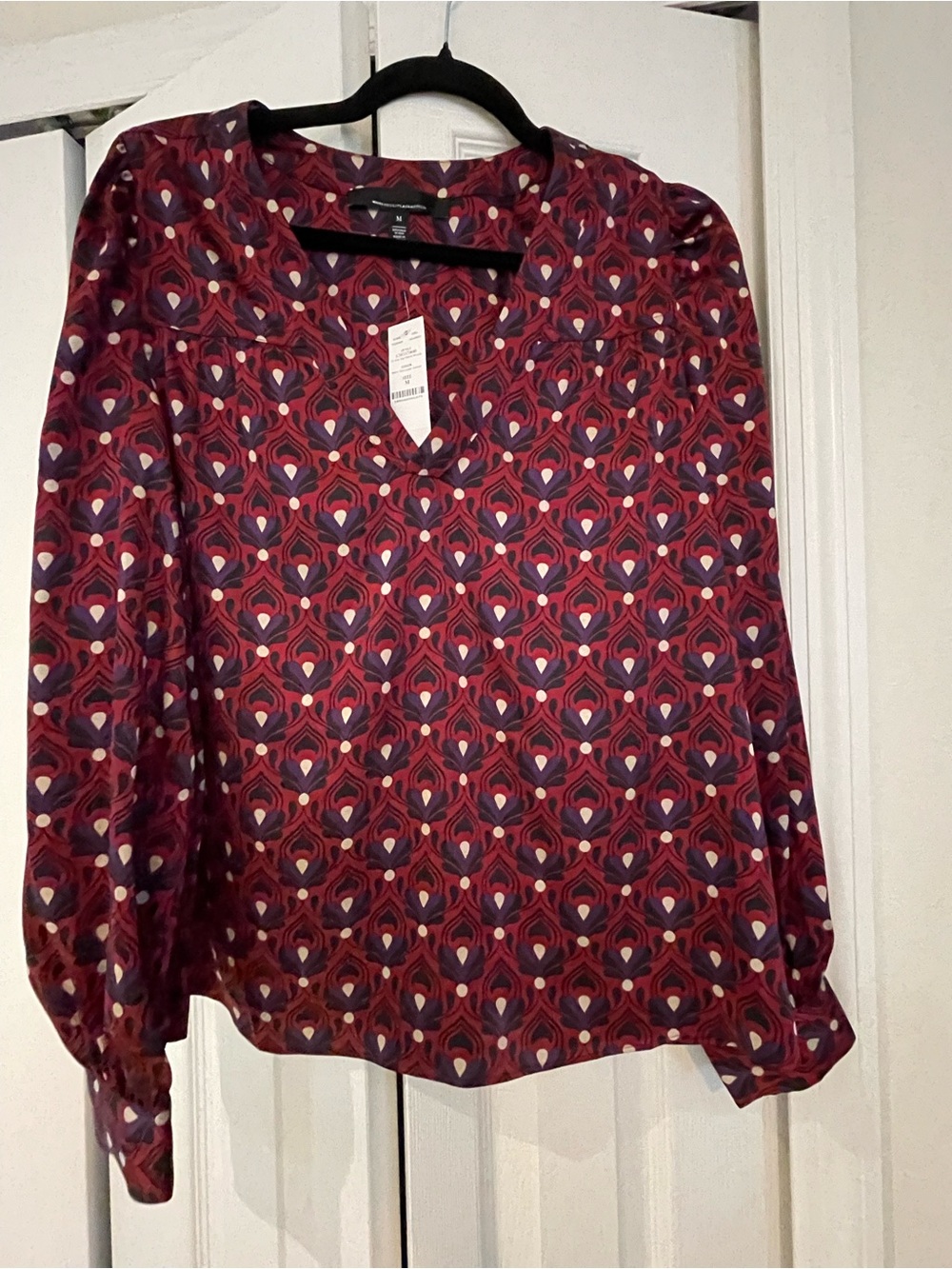 White House Black Market Burgundy Purple Geometric V-Neck Blouse